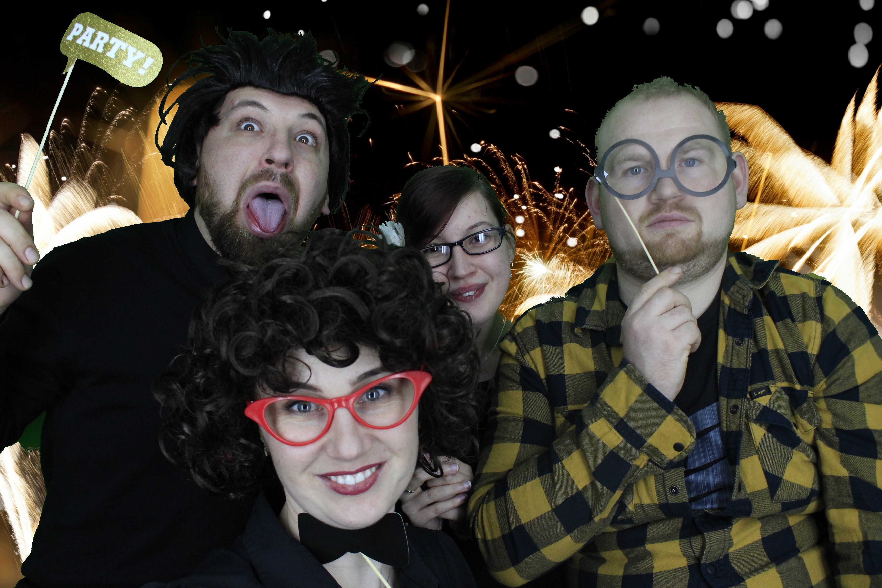 New Years Eve Party Silvermere | View more photos from the event at gallery.myphotoboothexperience.co.uk/u/MyPhotoBoothExperienceLtd/New-Years-Eve-Party-Silvermere